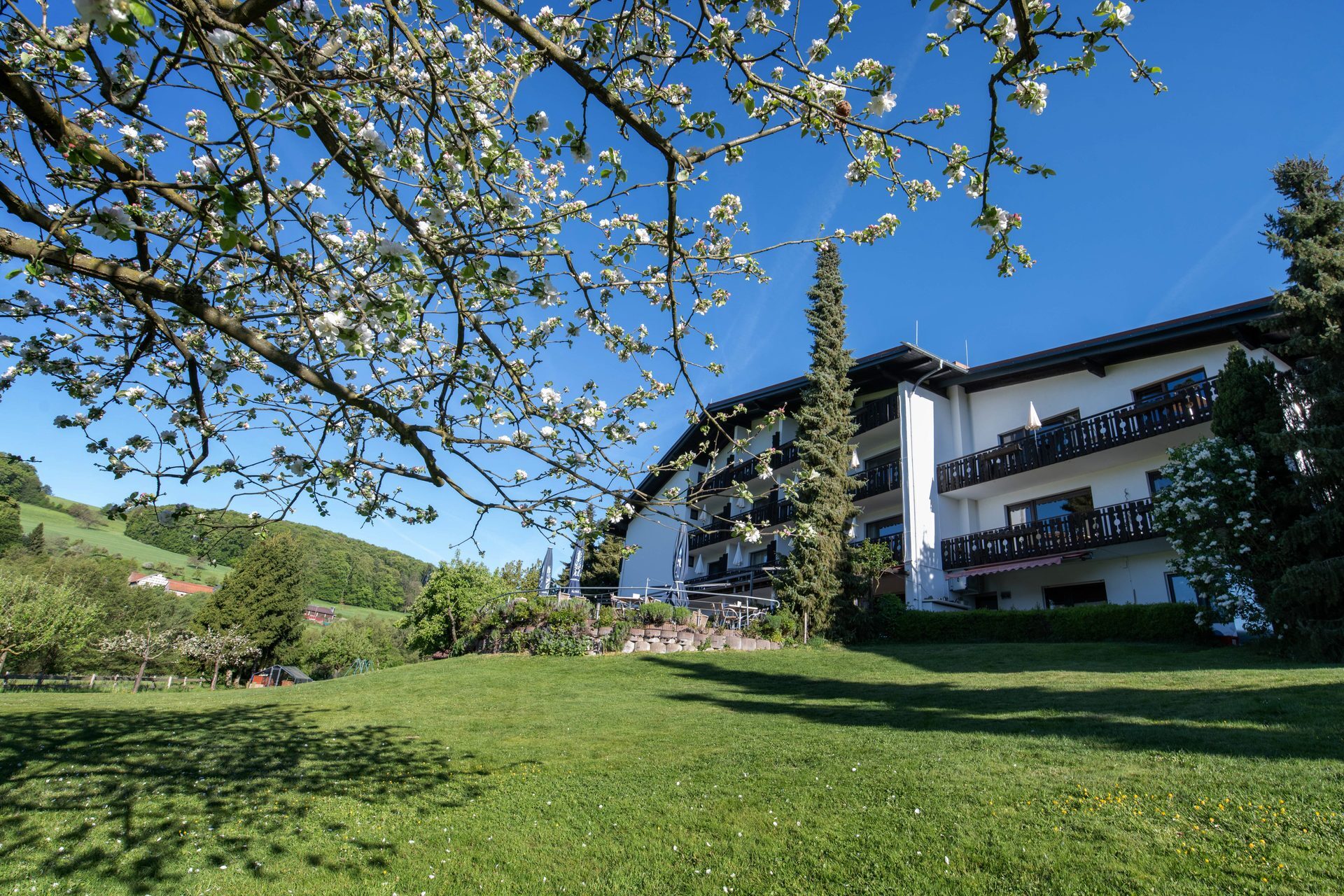 Außenansicht des Landhotels Lortz
