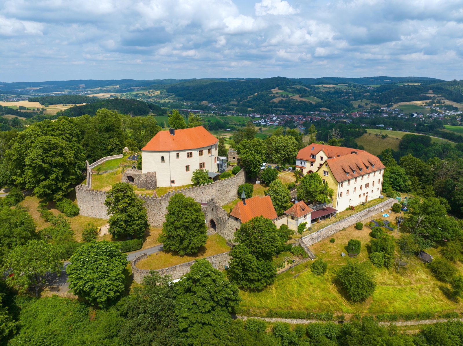 Schloss Reichenberg über Reichelsheim im Odenwald
